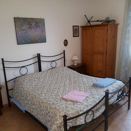 הוילה מונטלופו פיורנטינו Agriturismo Il Cavallone מראה חיצוני תמונה